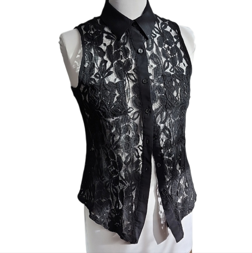 Zenana Outfitters Black Lace Button-Up  Sleeveless Blouse Jr M  Whimsygoth